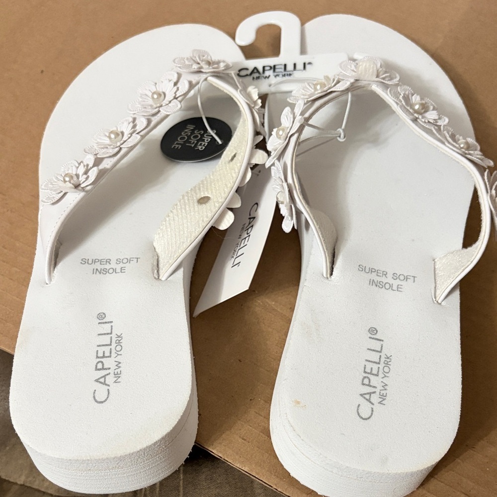 Capelli of New York Cream Floral Women's Sandals